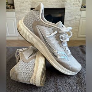 Saucony Freedom sz 10